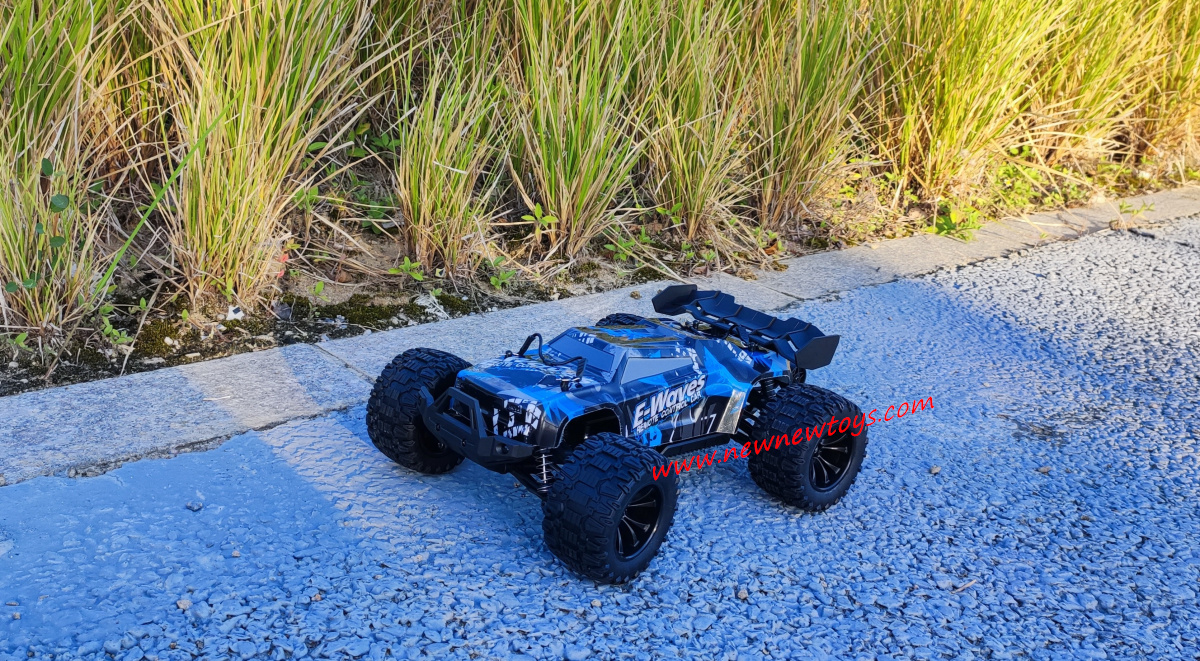 Eoze 9002E 1/14 2.4G 4WD rc car